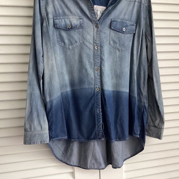 New Joh Chambray Tencel Denim Ombre Button Up Shirt Size Medium - Picture 10 of 11